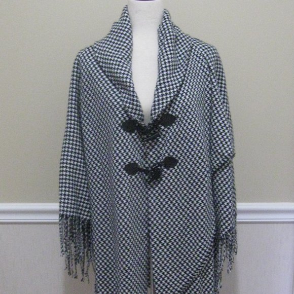 Classic Black White Houndstooth Check Fringed Wool Cape NWT - Picture 1 of 11